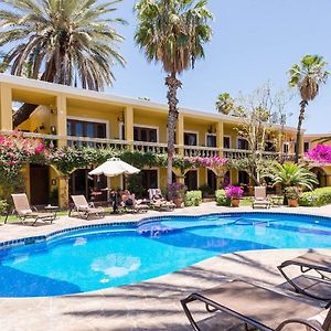 El Encanto Inn&Suites